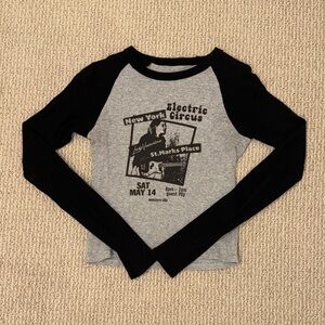 Brandy Melville Gray and Black Long Sleeve Tee